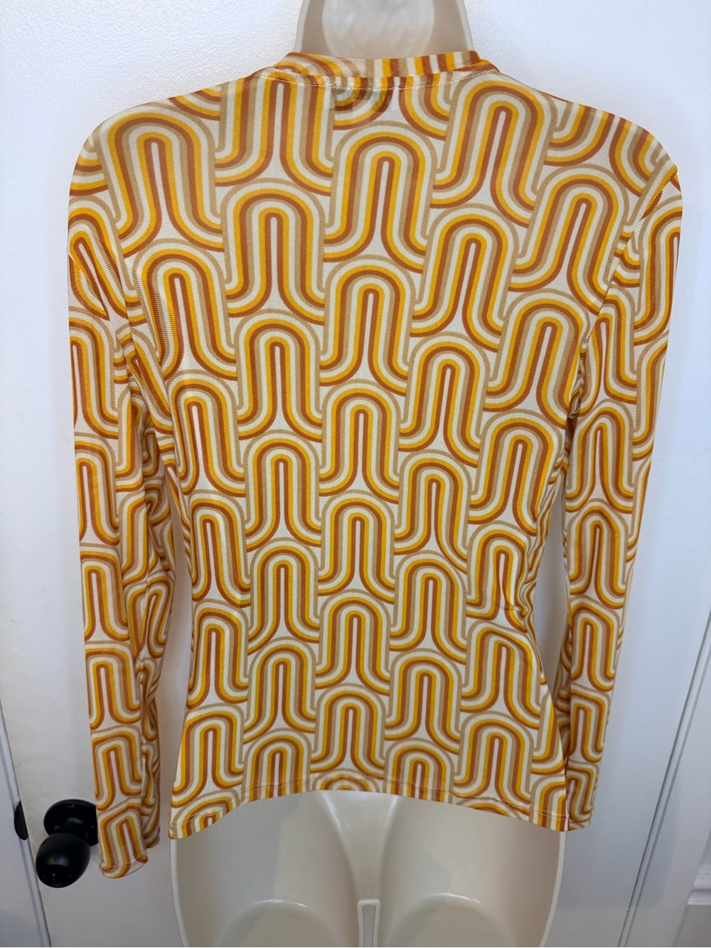 Gianni Bini Retro Mesh Mod Long Sleeve Crew Neck Top Size M - Picture 6 of 9